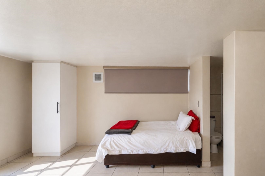 6 Bedroom Property for Sale in Birdwood Estate North West